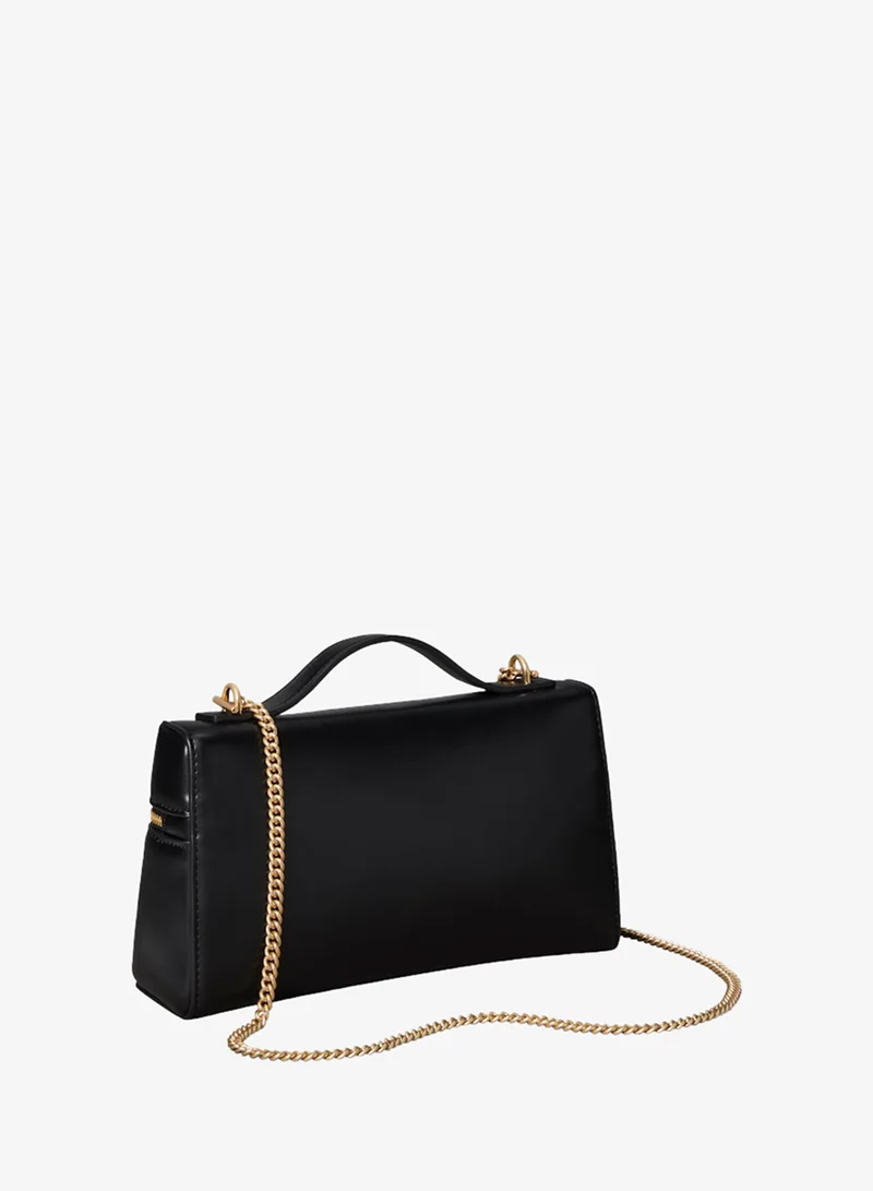 كالفن كلاين حقيبة تجميل بسلسلة وحلية شعار